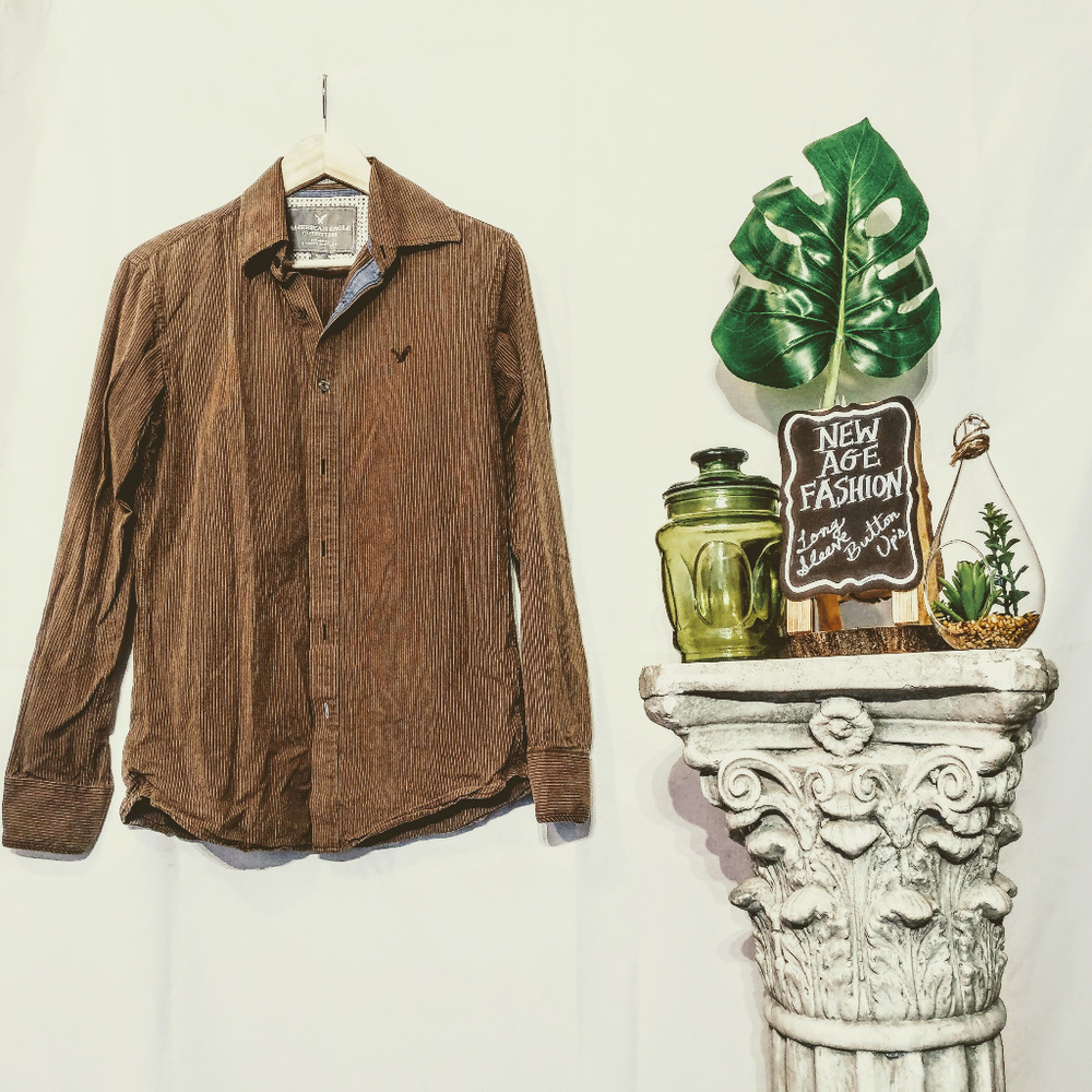 NAF SMALL AMERICAN EAGLE BUTTON DOWN SHIRT